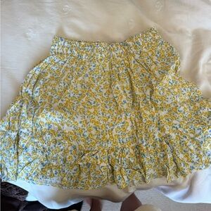 Floral mini skirt!